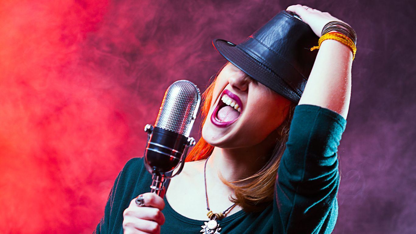 A Night of Open Mic Magic at Lucky Voice Dubai